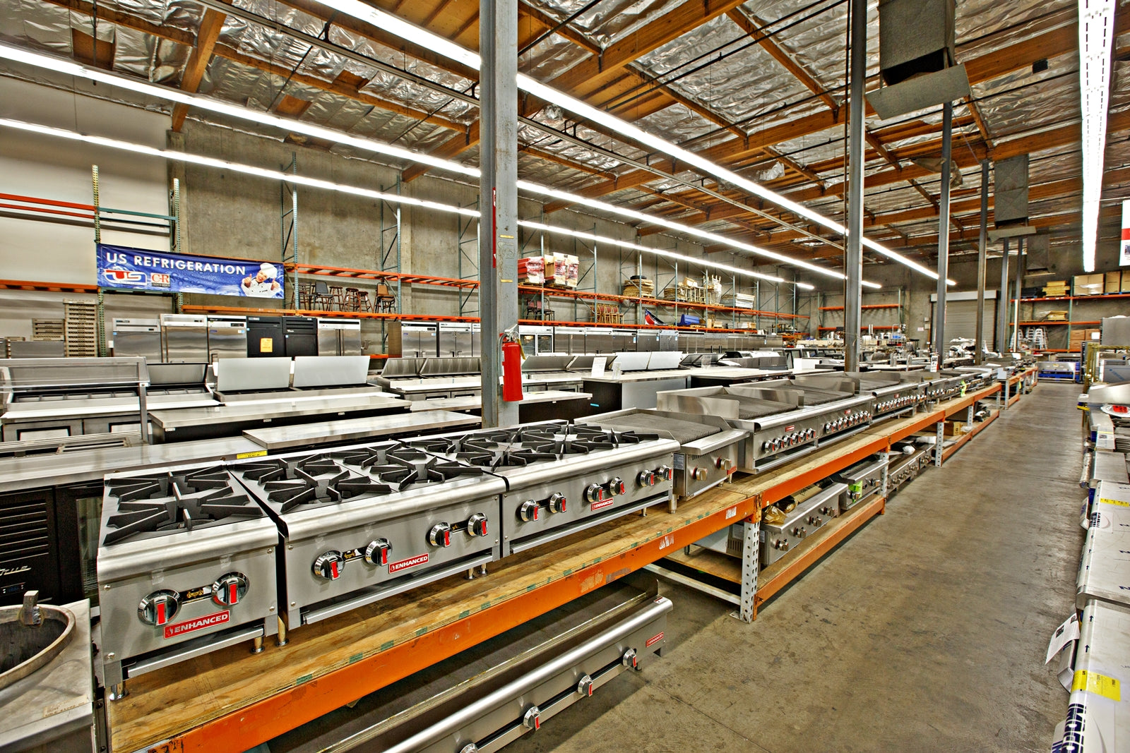 San Jamar KT0215 Cool Touch Flame Conventional High Heat Intermittent Flame Protection up to 900?F Oven Mitt, 15" Length, Red