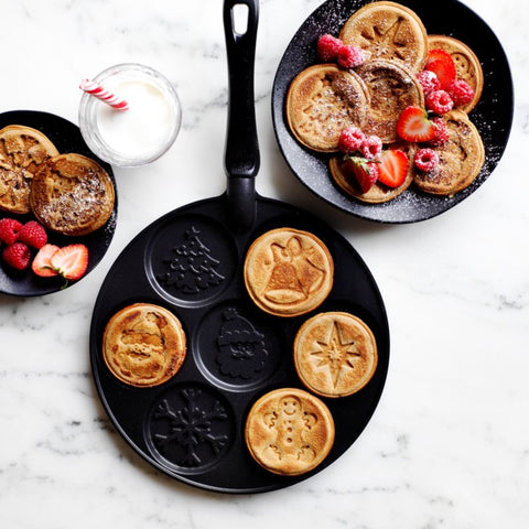 Nordic Ware 01965 Holiday Pancake Pan