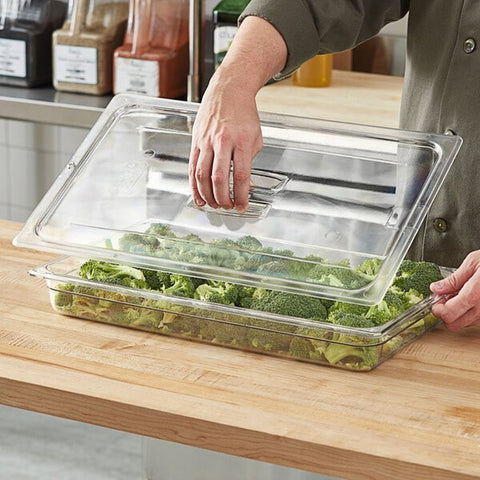 Cambro 10CWCH135 Camwear Full Size Clear Polycarbonate Handled Lid