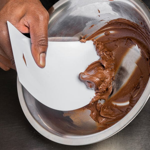 Ateco 1320 Large Plastic Bowl Scraper and Icing Smoother, 7-1/2" x 4-3/4"