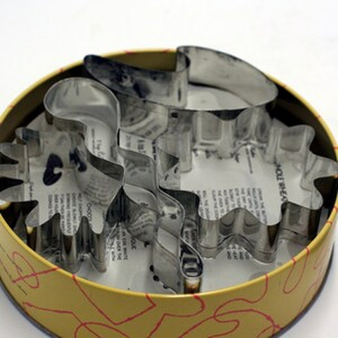 American Cookie Cutter Co. 1991A Kooky Cutters 8-Piece Abstract Metal Cookie Cutter Set in Tin