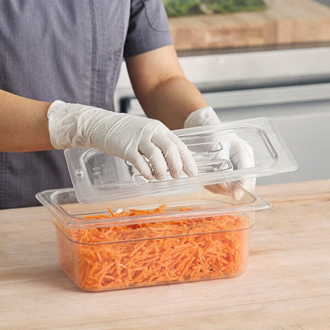 Cambro 40CWCH135 Camwear 1/4 Size Clear Polycarbonate Handled Lid