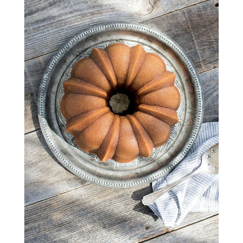 Nordic Ware 50146 Original Bundt Pan 12-Cup, Toffee