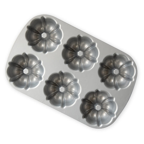 Nordic Ware 50624 Classic Bundtlette Cake Pan 6-Cup