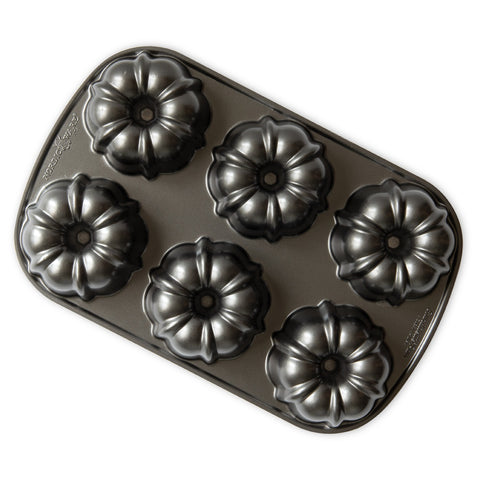 Nordic Ware 50624 Classic Bundtlette Cake Pan 6-Cup