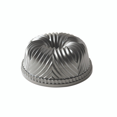 Nordic Ware 53624 Bavaria Bundt Pan, 10-Cup Cast Aluminum