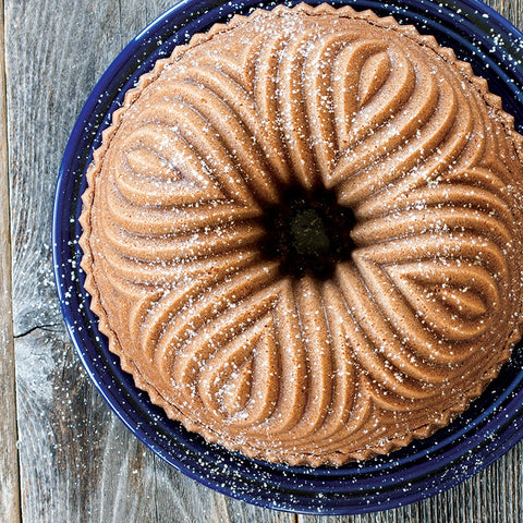 Nordic Ware 53624 Bavaria Bundt Pan, 10-Cup Cast Aluminum