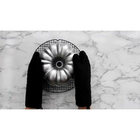 Nordic Ware 55548 Elegant Heart Bundt Pan - 10 Cup Cast Aluminum
