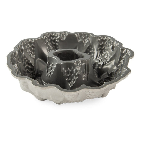 Nordic Ware 85348 Holiday Wreath Pan - 9-Cup Cast Aluminum Bundt Cake Pan