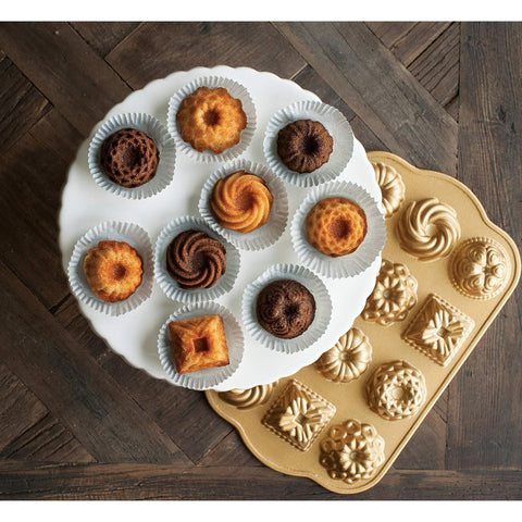 Nordic Ware 85677 Bundt Charms 12-Cavity Mini Bundt Pan, Gold