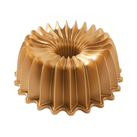 Nordic Ware 85777 Brilliance Bundt Pan, 10-Cup Cast Aluminum Cake Pan