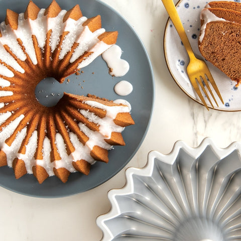 Nordic Ware 85777 Brilliance Bundt Pan, 10-Cup Cast Aluminum Cake Pan