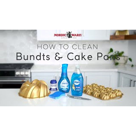 Nordic Ware 88248 Snowflake Pull-Apart Cake Pan