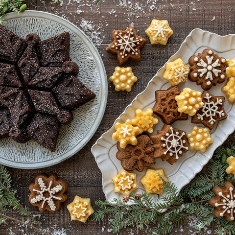 Nordic Ware 88248 Snowflake Pull-Apart Cake Pan