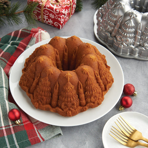 Nordic Ware 96148 Very Merry Bundt Pan