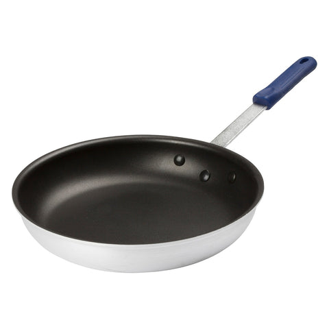 Winco AFP-14XC-H Gladiator 14 Inch Aluminum Fry Pan with Excalibur Non-Stick Coating and Silicone Sleeve