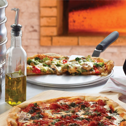 Winco APZT-14 14" Aluminum Wide-Rim Pizza Pan