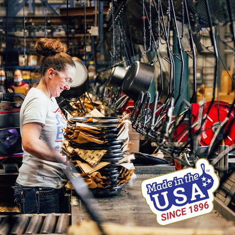 Lodge ASMMT Silicone Magnetic Trivet - 5 3/4" Round Black Cast Iron Trivet