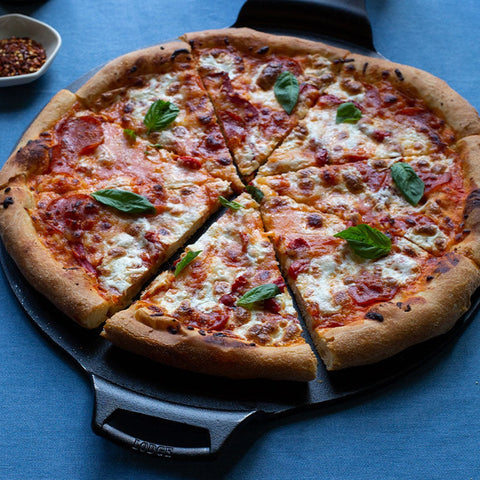 Lodge Manufacturing BW15PP 15 Inch Seasoned Cast Iron Pizza Pan
