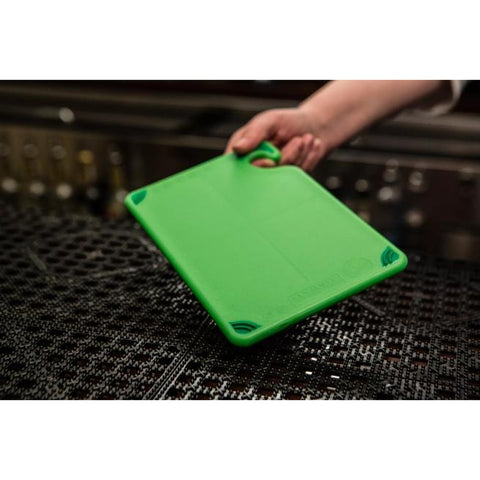San Jamar CBG6938GN Saf-T-Grip 6" x 9" x 3/8" Green Bar Cutting Board