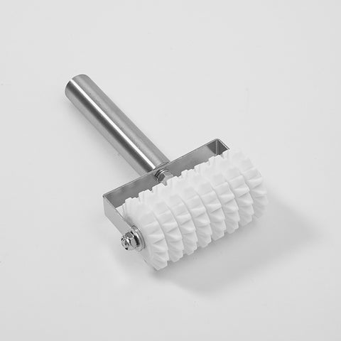 American Metalcraft DD5705 Full-Size Roller Dough Docker, 5-1/2" Wide with Aluminum Handle