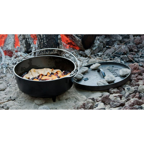 Lodge L12CO3 6 Quart Cast Iron Camp Dutch Oven with Bail Handle