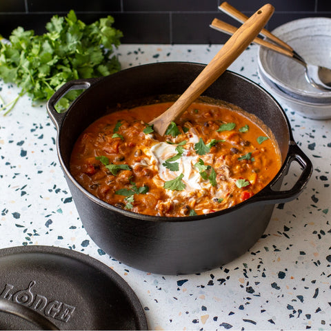 Lodge L8DOL3 Cast Iron 5-Quart Dutch Oven with Lid