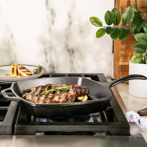 Lodge Cast Iron L8SGP3 10.5 Inch Square Cast Iron Grill Pan