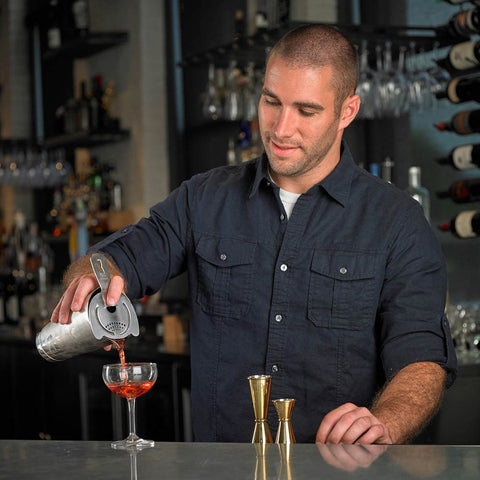 Mercer Culinary M37009 Barfly 28 oz. & 18 oz. Stainless Steel 2-Piece Boston Cocktail Shaker Tin Set