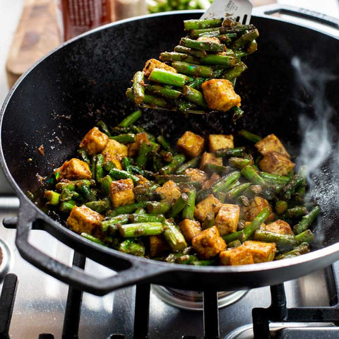 Lodge P14W3 14-Inch Seasoned Cast Iron Wok