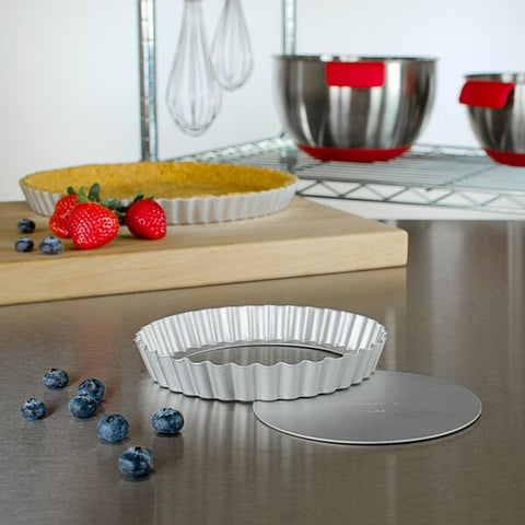 Fat Daddio's PFT-65 ProSeries 6.5" x 1" Round Fluted Tart/Quiche Pan with Removable Bottom