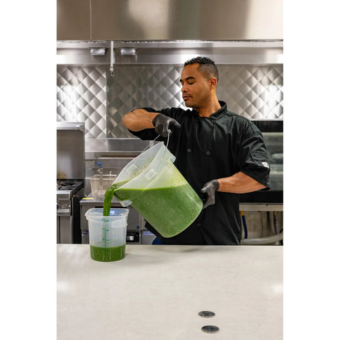 Cambro PWB12PROPP190 FreshPro CamRounds 12 Qt. Translucent Round Food Storage Pail with Bail Handle