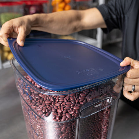 Cambro SFC12FPPP267 CamSquares FreshPro Translucent Blue Square Food Storage Container Lid for 12, 18 & 22 qt