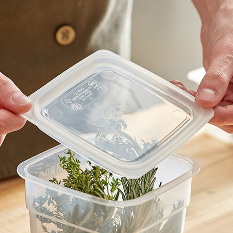 Cambro SFC1FPPP190 CamSquares FreshPro Translucent Polypropylene Lid for 0.5 and 1 Qt. Containers